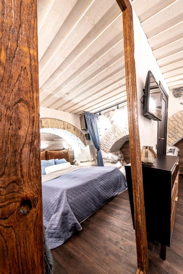 Unesco Hidden Arches - Restored 3 Bedroom Apartment In The Historic Pilies St. Вилнюс Екстериор снимка