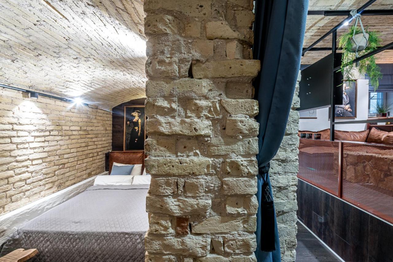 Unesco Hidden Arches - Restored 3 Bedroom Apartment In The Historic Pilies St. Вилнюс Екстериор снимка